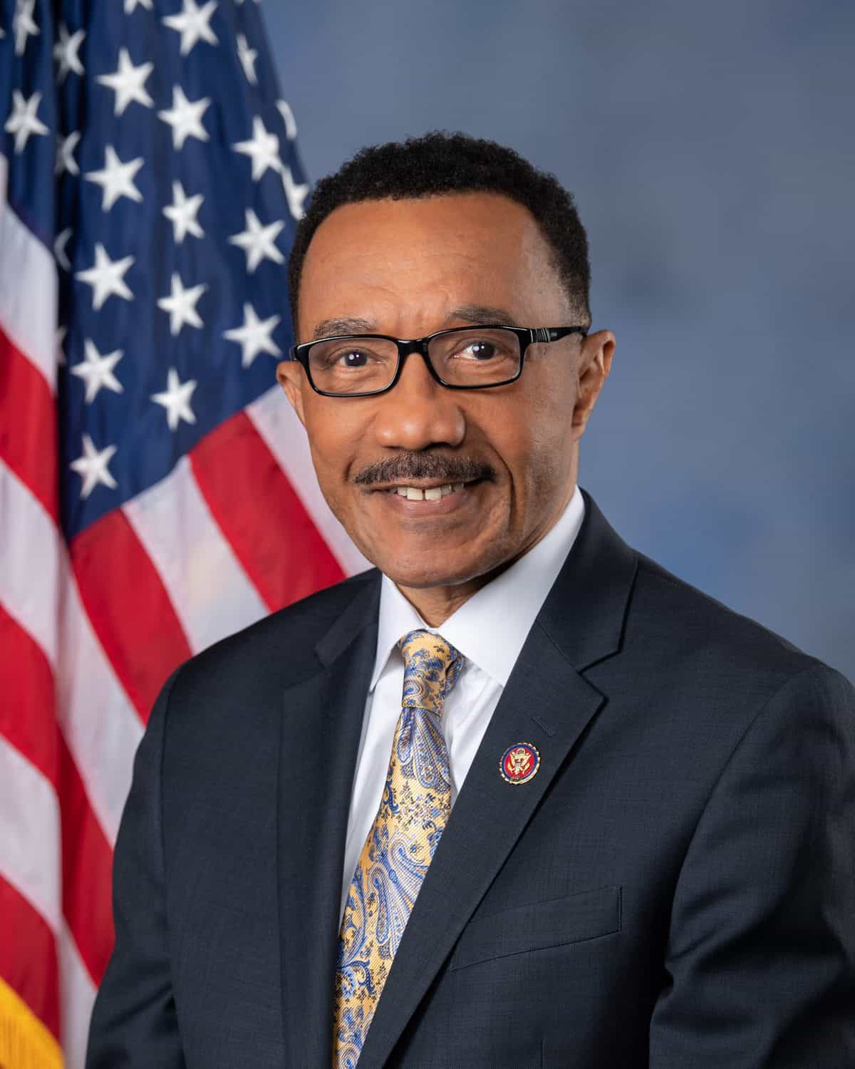 Kweisi_Mfume_official_portrait_116th_Congress-scaled-2